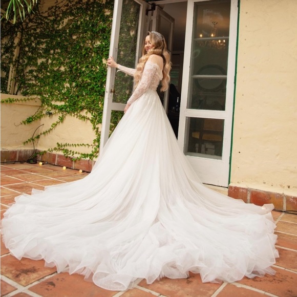 Rosa Clará Wedding Dress - Picture 1 of 4